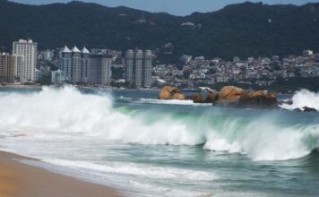 Gobierno de Guerrero refuerza acciones preventivas por efectos del fenómeno Mar de Fondo