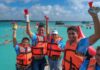Realizan el XX Maratón de Aguas Abiertas de Bacalar; participan más de mil 500 nadadores