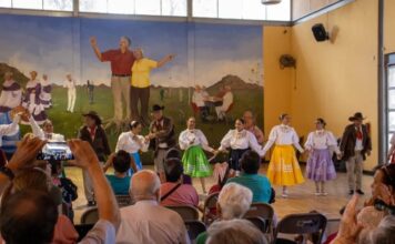 Promueve actividades recreativas en las Casas de los Abuelos de Chihuahua