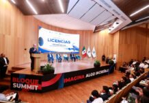 Entregan en Querétaro licencias a técnicos aeronáuticos